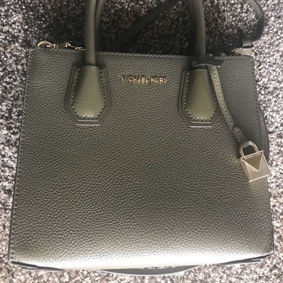 Michael Kors Mercer Pebbled Leather Crossbody - Picture 5 of 8